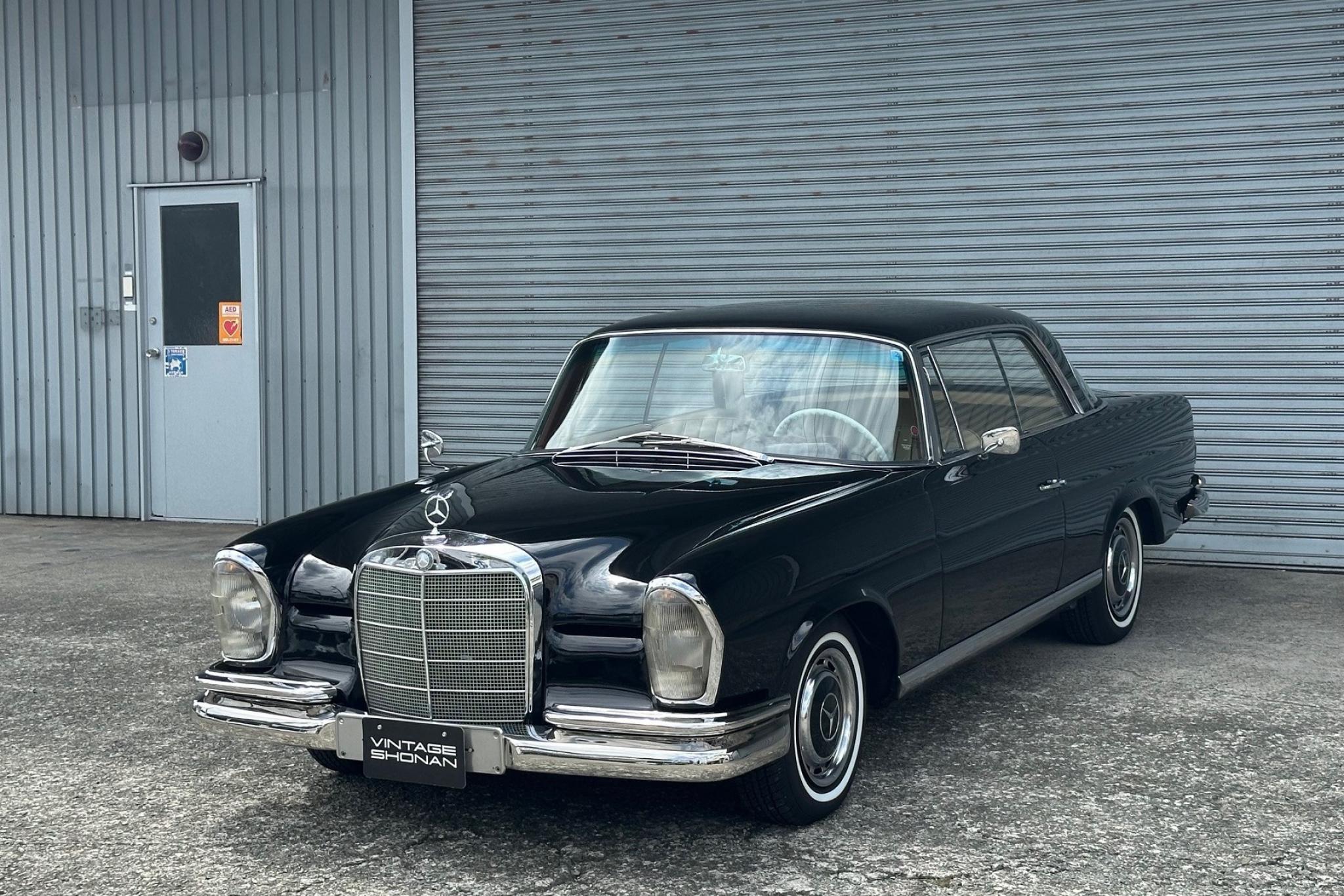 メルセデス・ベンツ 220SEbクーペ クラッシクカー ヴィンテージカーの 