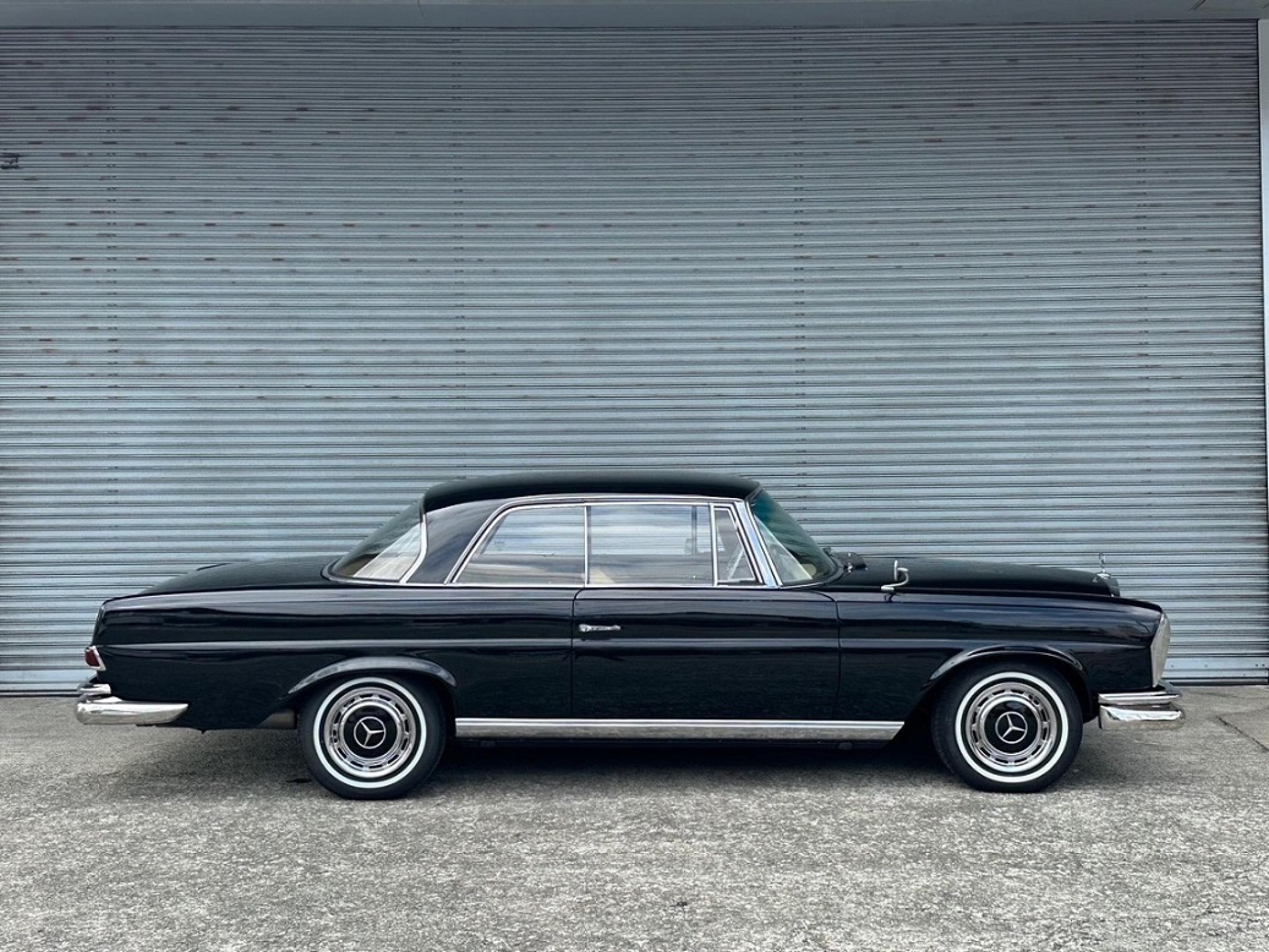 メルセデス・ベンツ 220SEbクーペ クラッシクカー ヴィンテージカーの 
